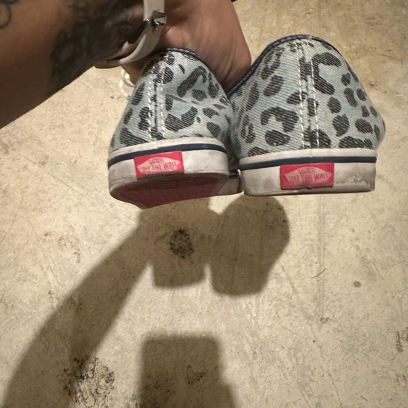 Vans - Picture 3 of 4